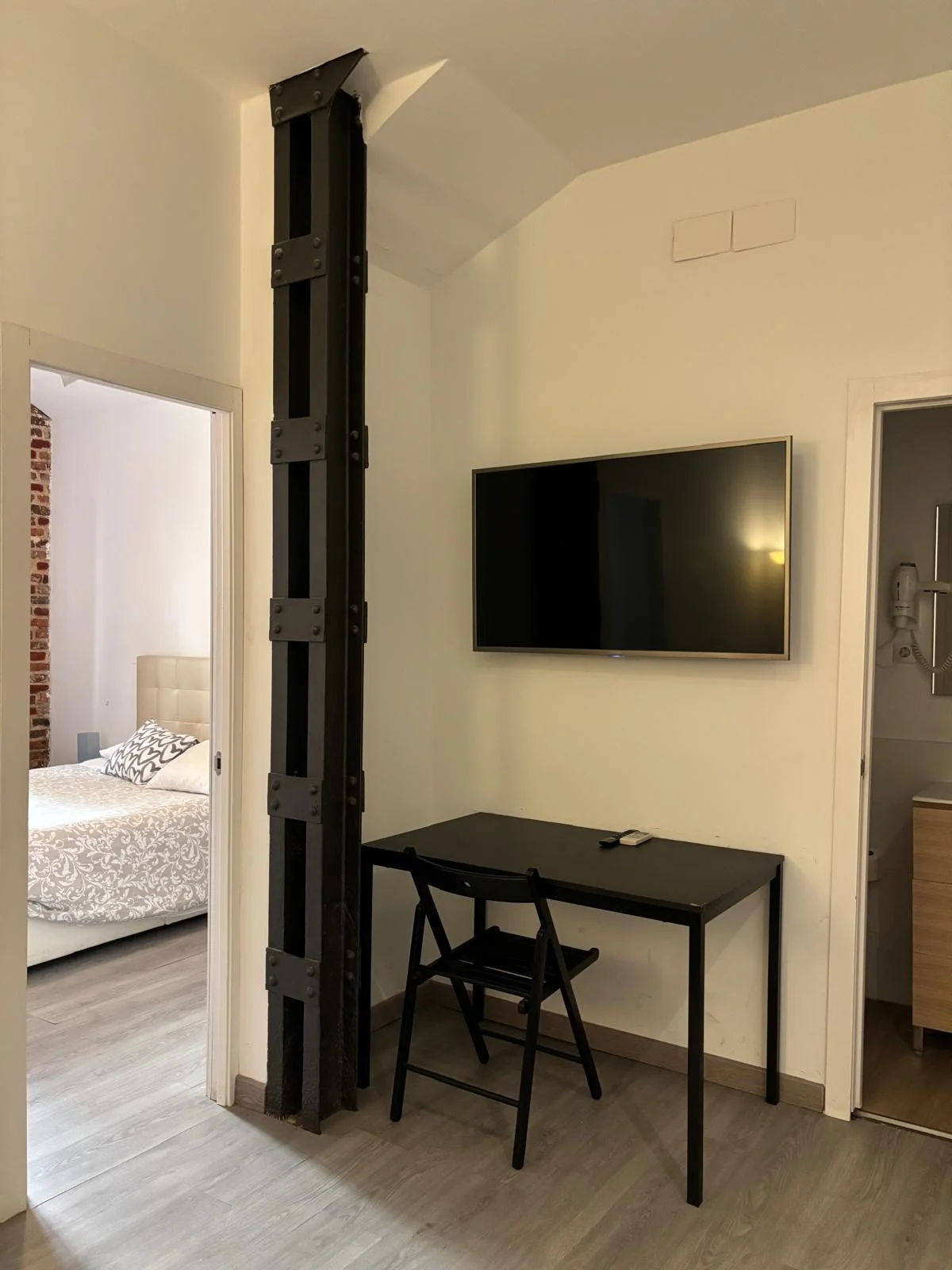 Room image thumbnail 21